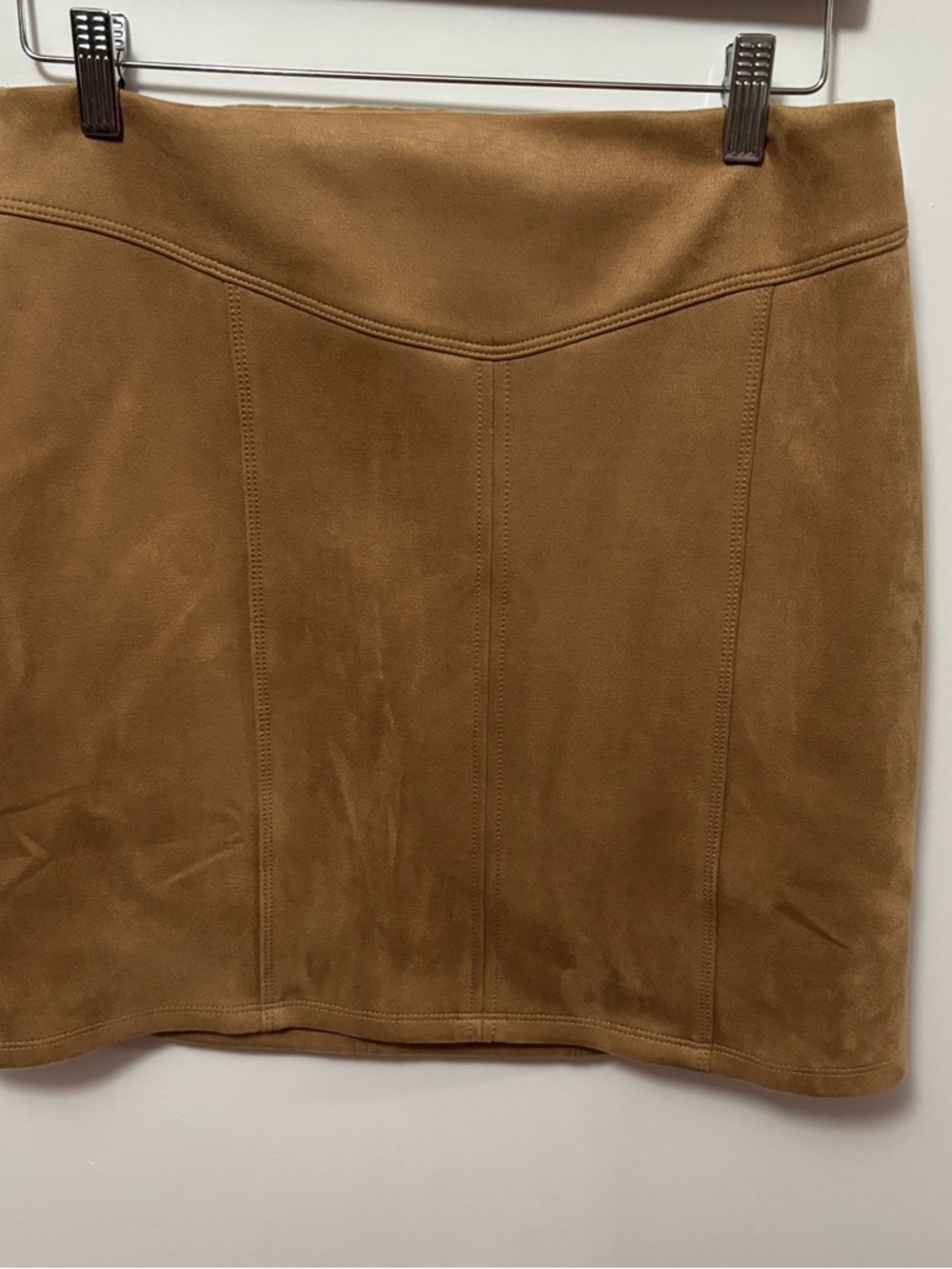 WHBM Faux Suede Mini Skirt Brown Size 8 Stretch Fitted Chic - Picture 2 of 8